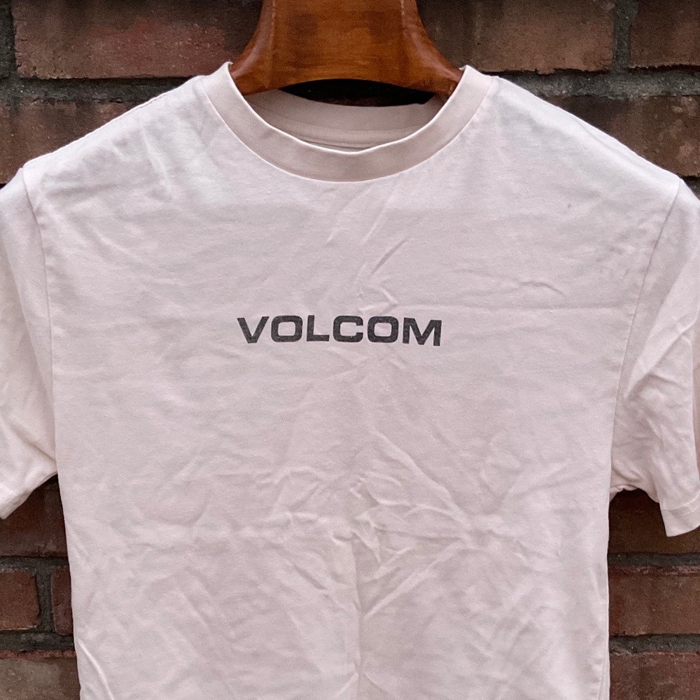 NEUTRAL YOUTH VOLCOM TSHIRT! So tuff!